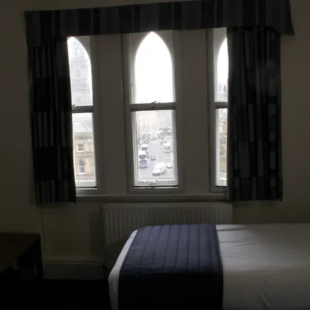 ديسكفري - 2* ليدز