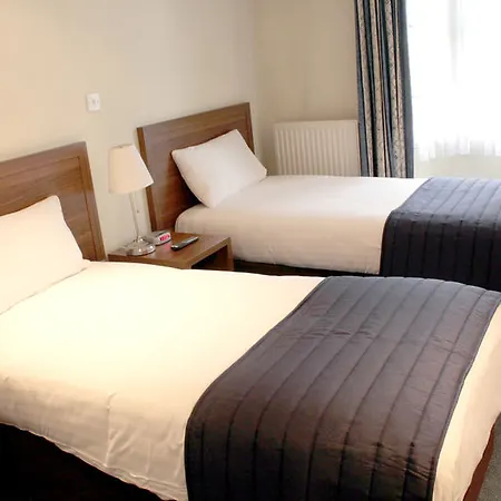 Discovery - Hotell 2*