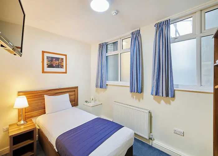 Discovery - Готель