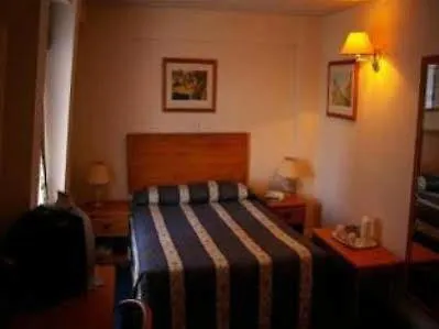 Discovery - Leeds Hotel